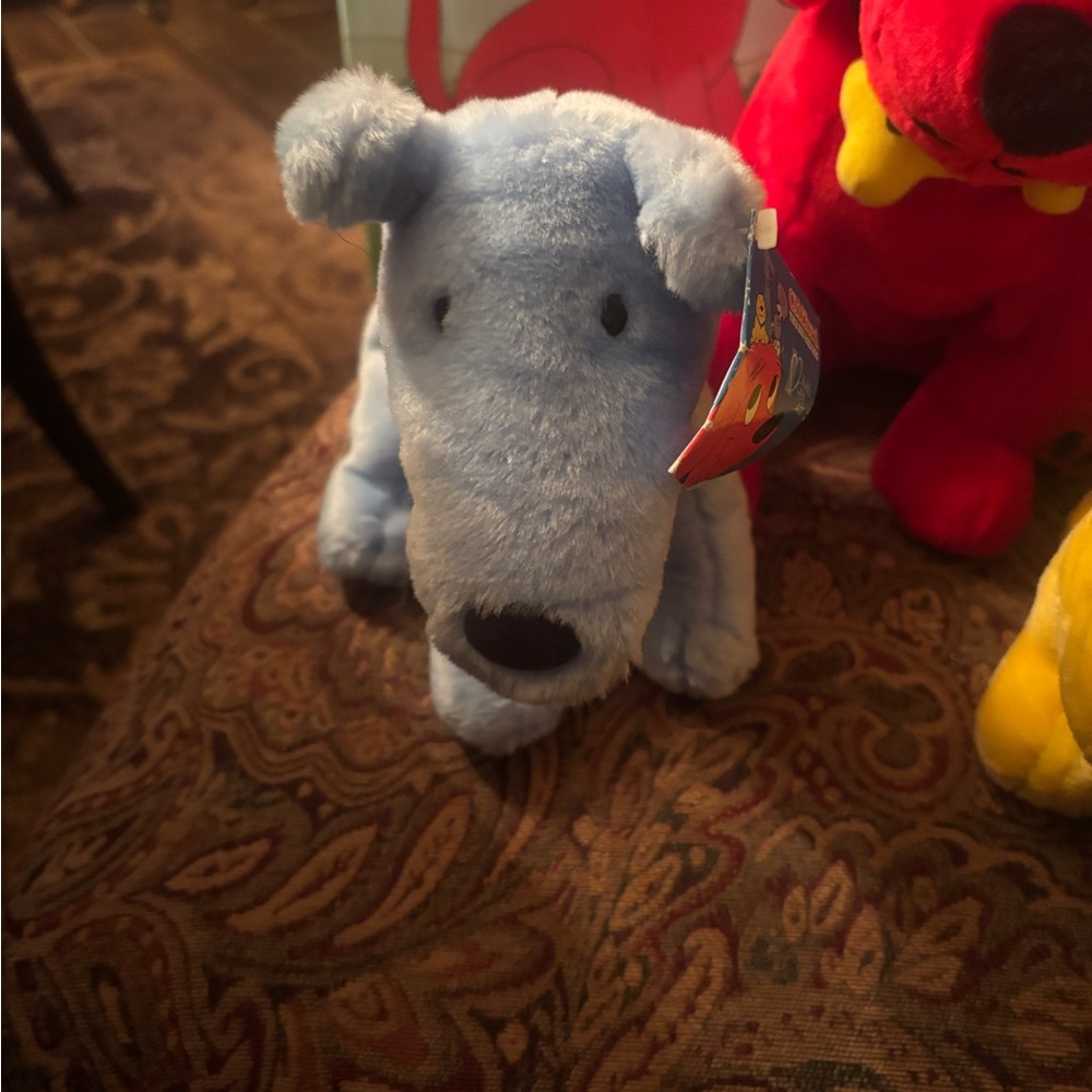 Clifford the Big Red Dog and his three friends plus hardcovered book Kohl’sCares - Picture 2 of 6